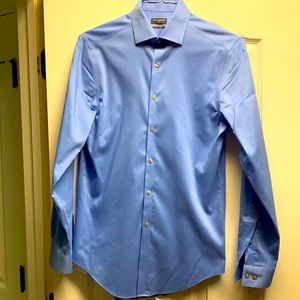 Van Heusen flex dress shirt 14 1/2 by 32/33.